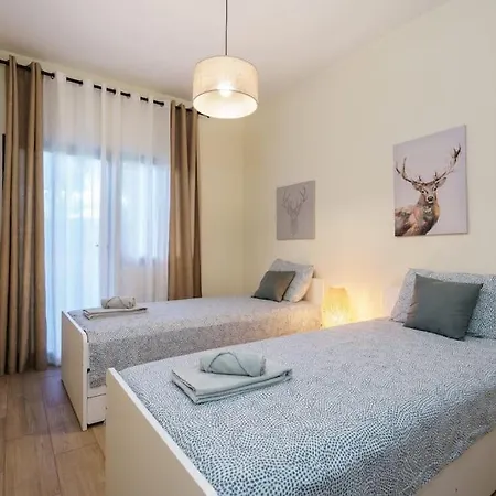 Casa de Férias Alegria - Moradia Geminada 6 Com Piscina E Perto Dos Golfes Em Vilamoura